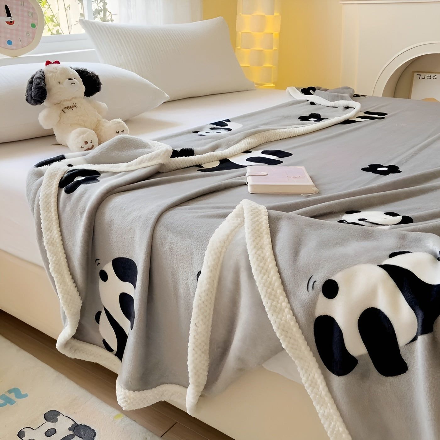 Fluffy fleece blanket with panda design