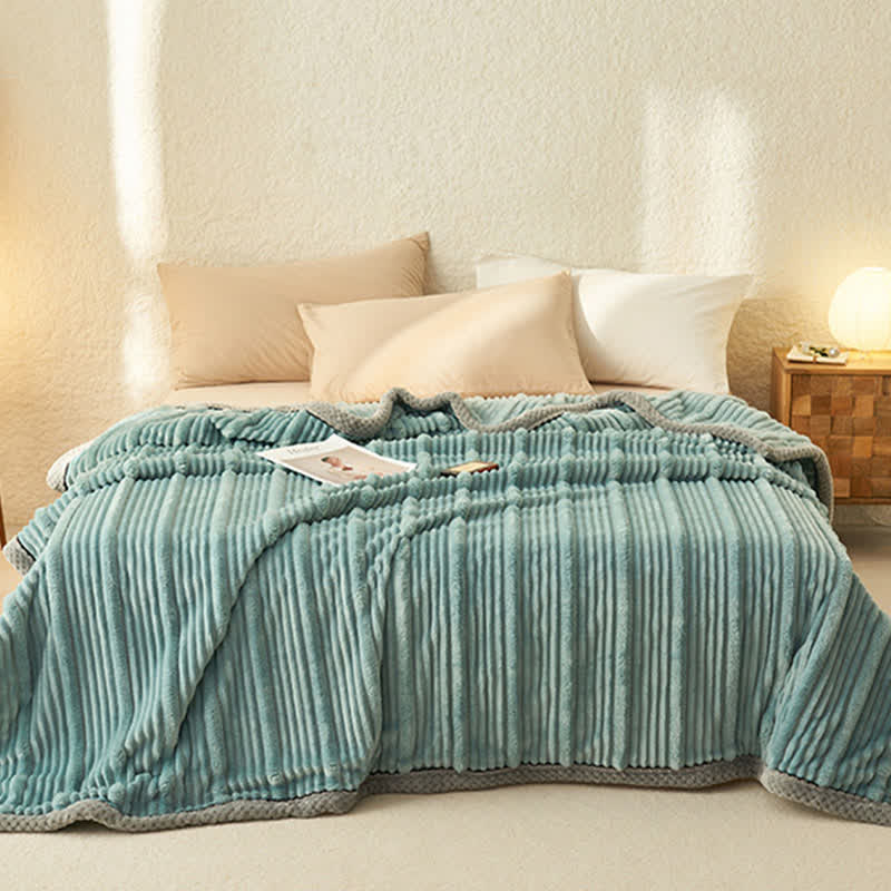 Soft fleece blanket in plain color