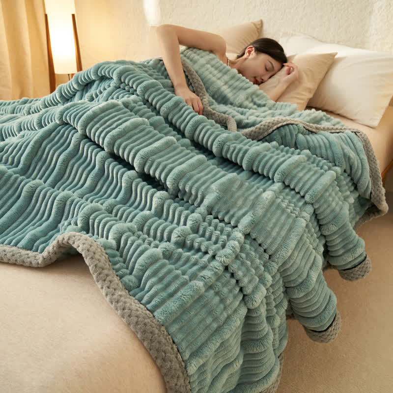Soft fleece blanket in plain color