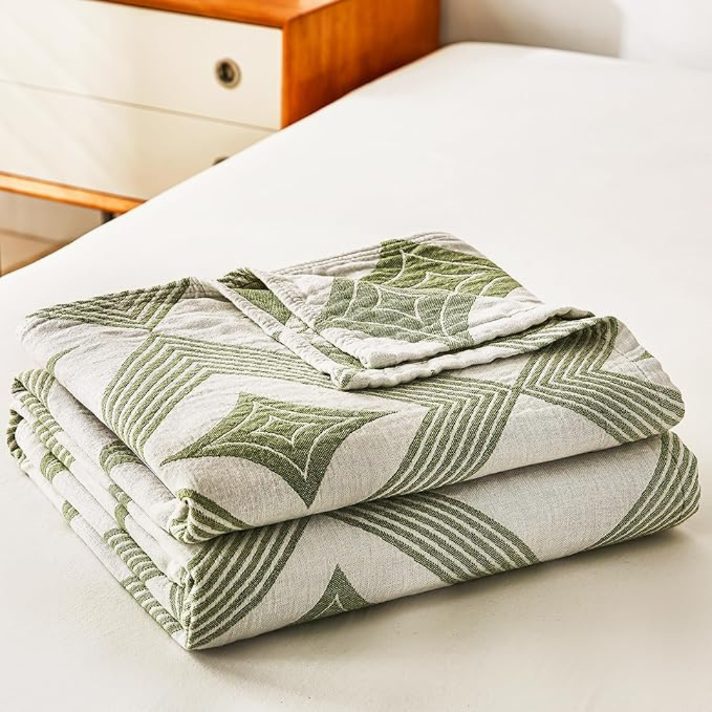 Diamond geometric pattern blanket