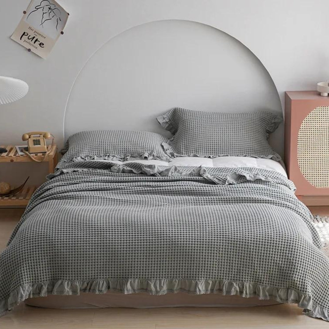 Slim and cozy blanket