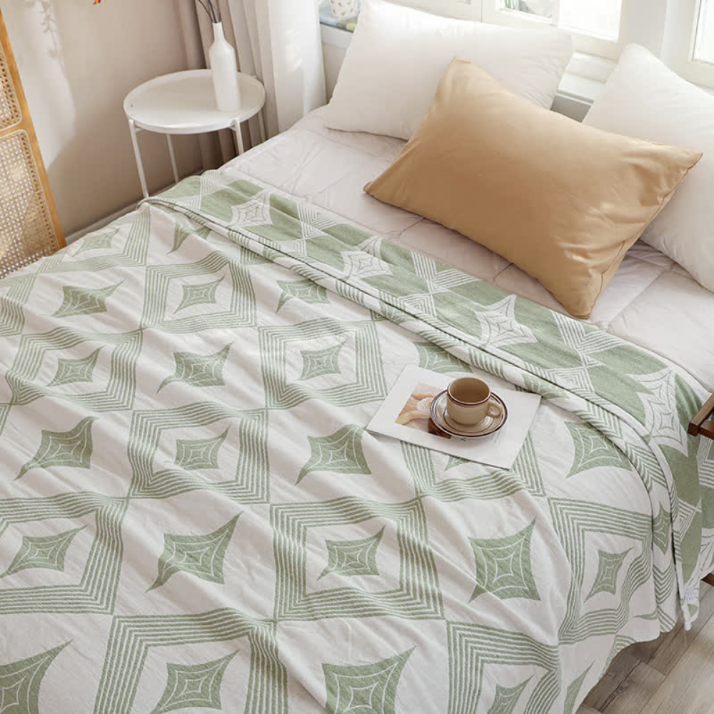 Diamond geometric pattern blanket