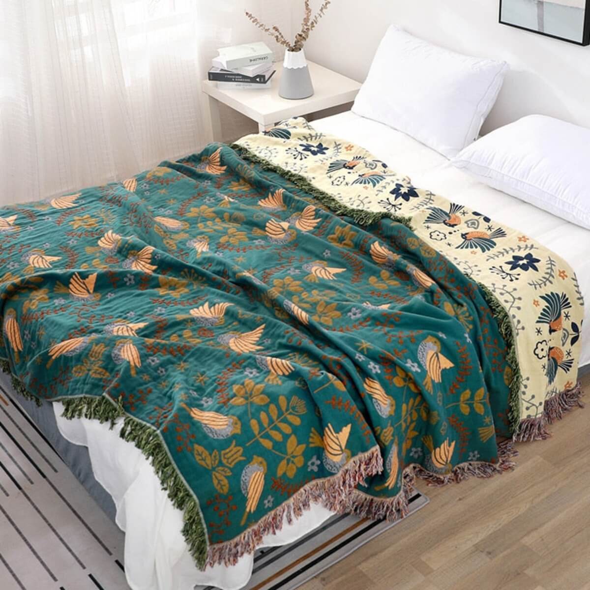 Reversible Scandinavian bird throw blanket – cozy & versatile – for every season