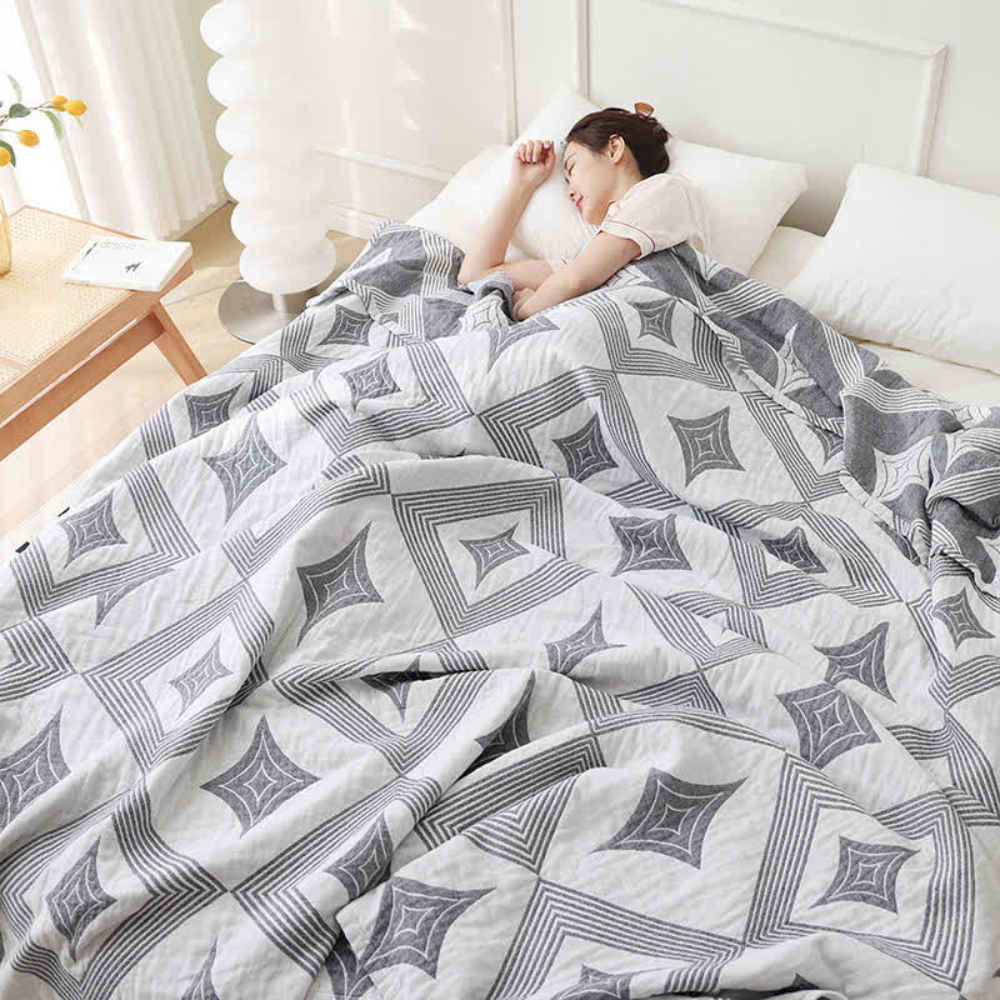 Diamond geometric pattern blanket