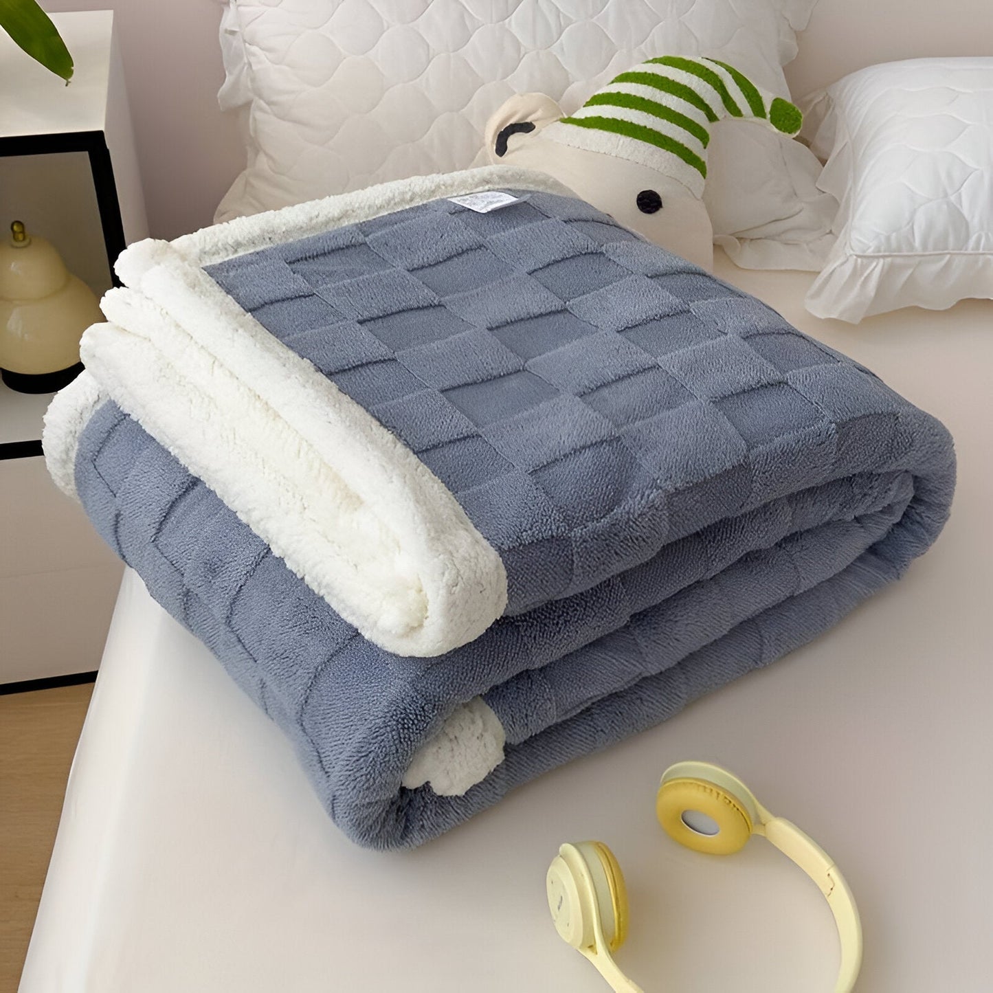 Reversible, Thick Fleece Blanket for Winter