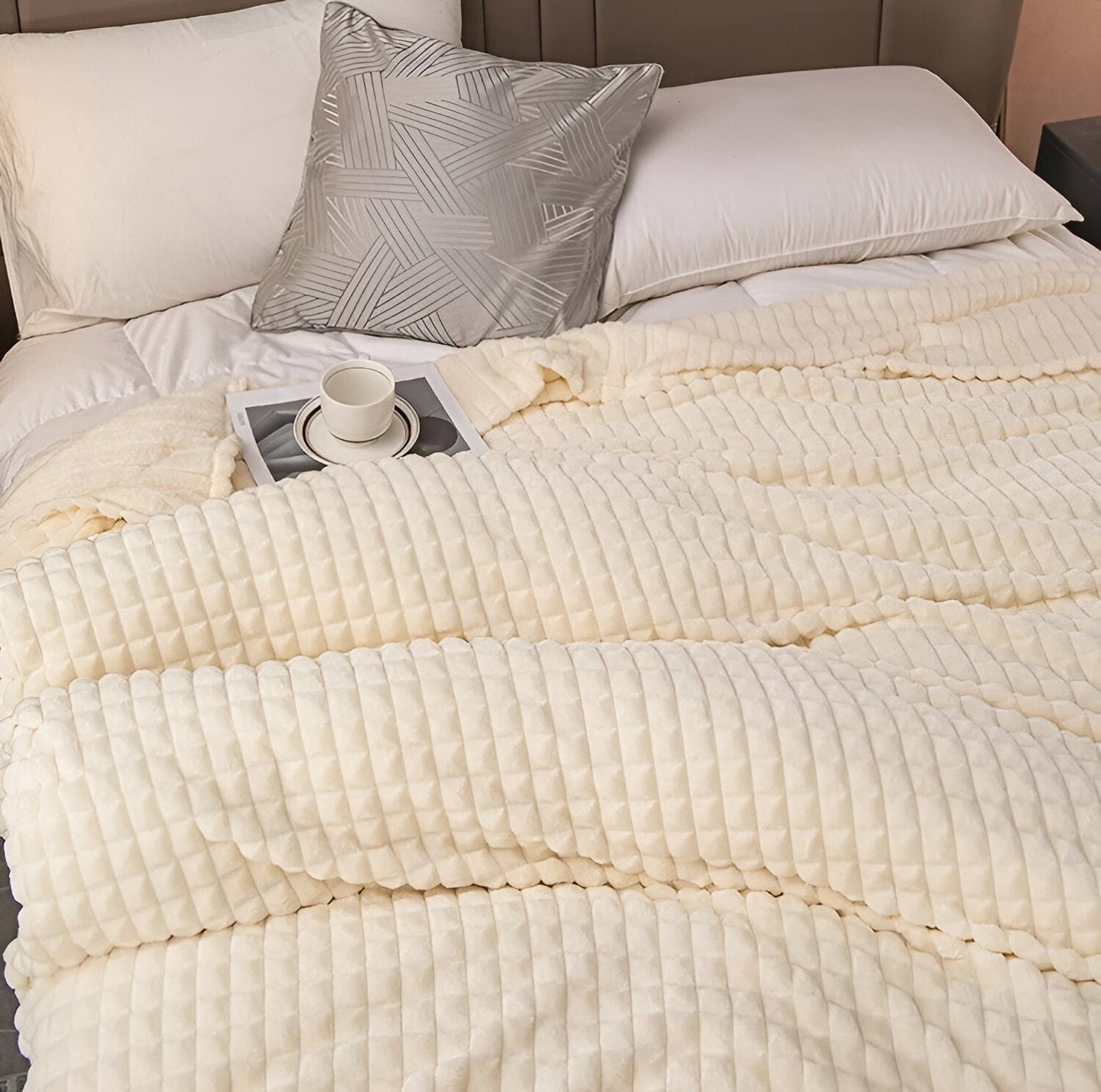 Ultra-fluffy coral fleece blanket
