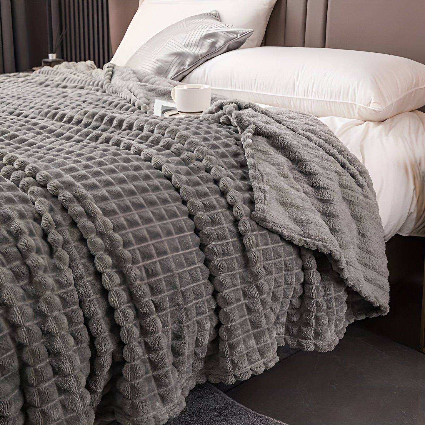 Ultra-fluffy coral fleece blanket