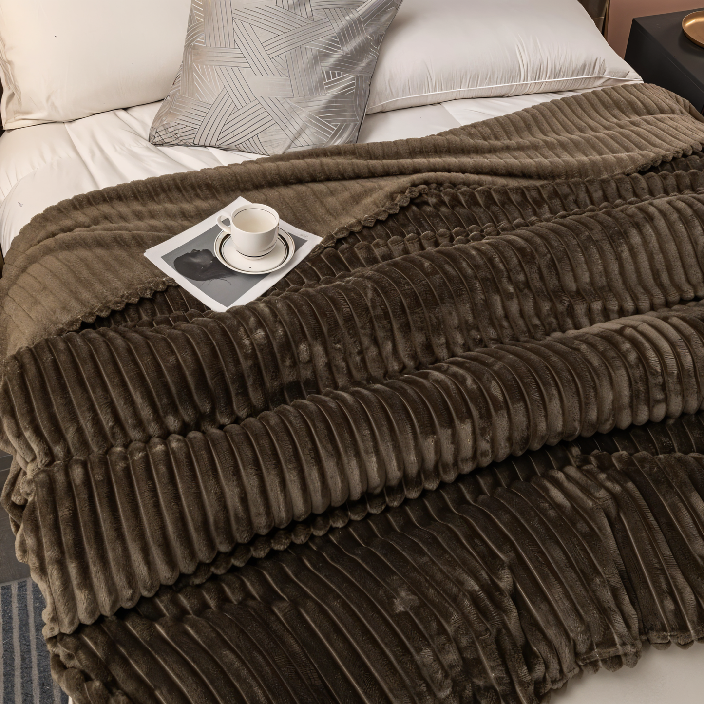 Cozy, Breathable Fleece Blanket
