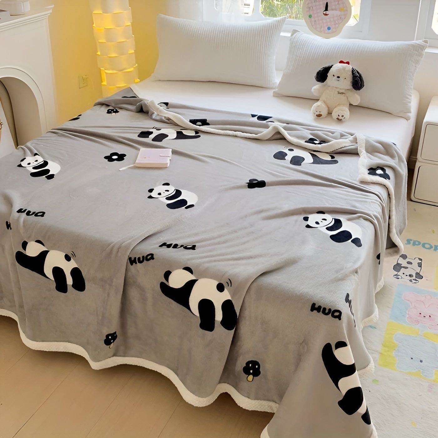 Fluffy fleece blanket with panda design