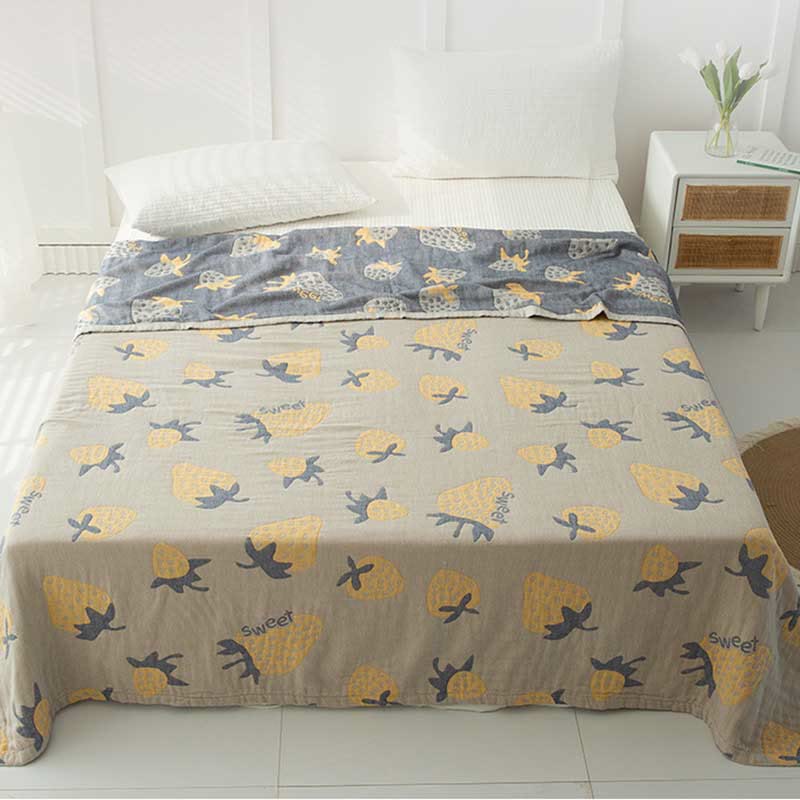 Five-layered quilted blanket