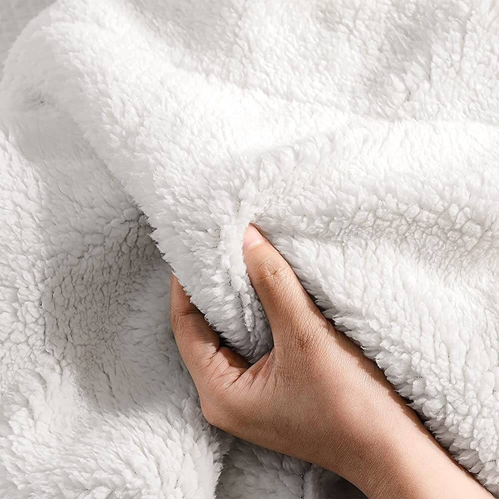 Super Soft Plush Blanket for Sofa, Couch & Bed