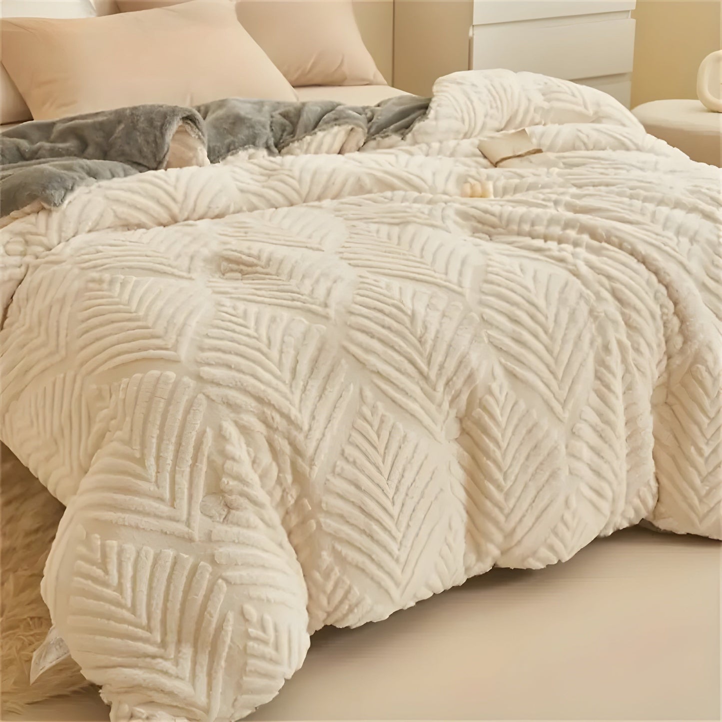 Ultra-soft maple leaf all-season blanket