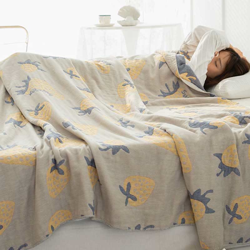 Five-layered quilted blanket
