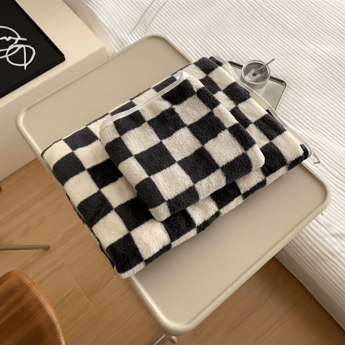 Large Black and White Checkered Bath Towels