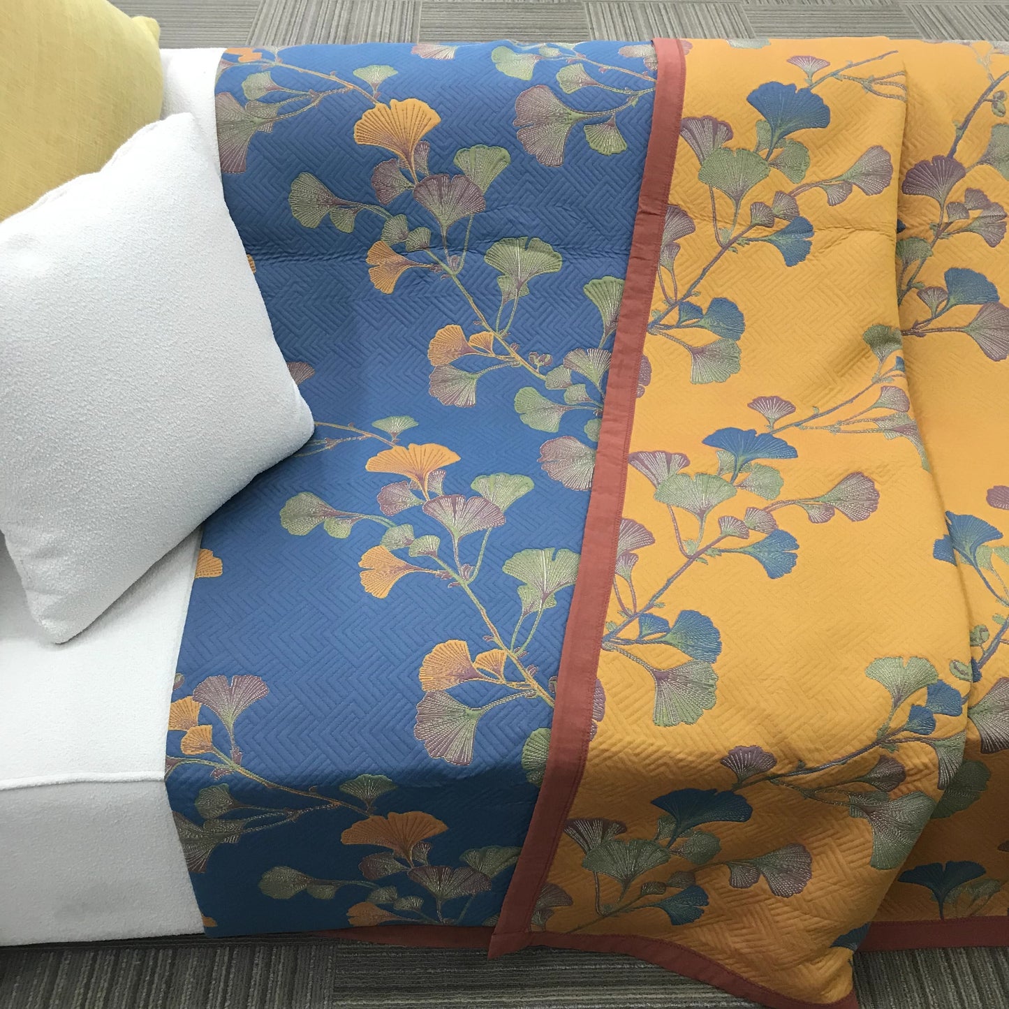 Reversible jacquard cotton quilt