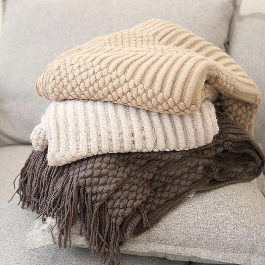 High-Quality Throw Blanket with Tassels