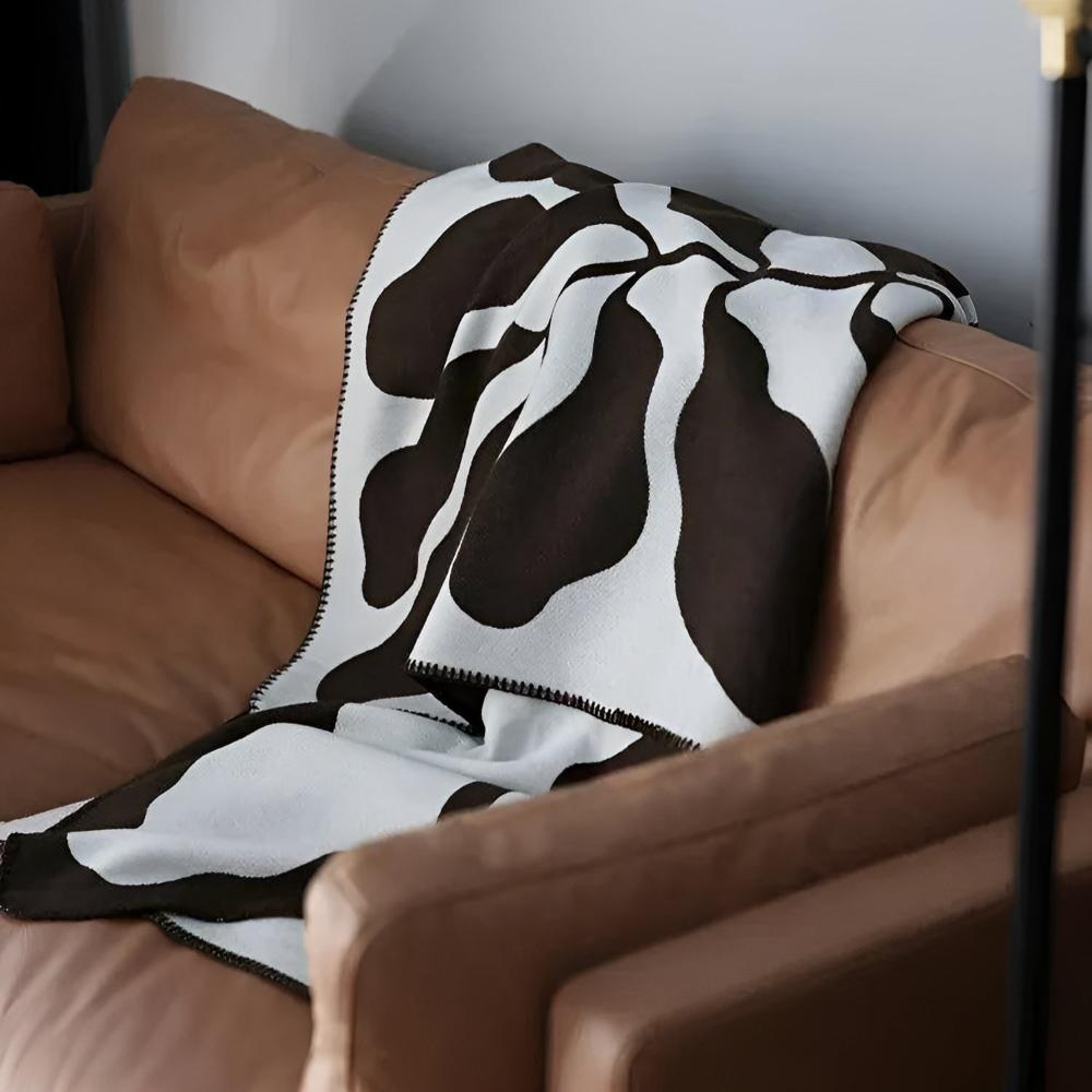 Abstract Pattern Acrylic Blanket – Lightweight 51x71 Cozy Throw for Home Decor and Artistic Comfort-4