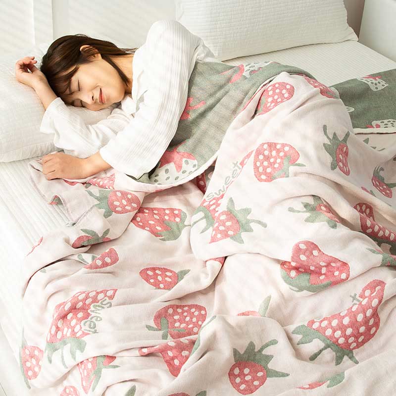 Five-layered quilted blanket