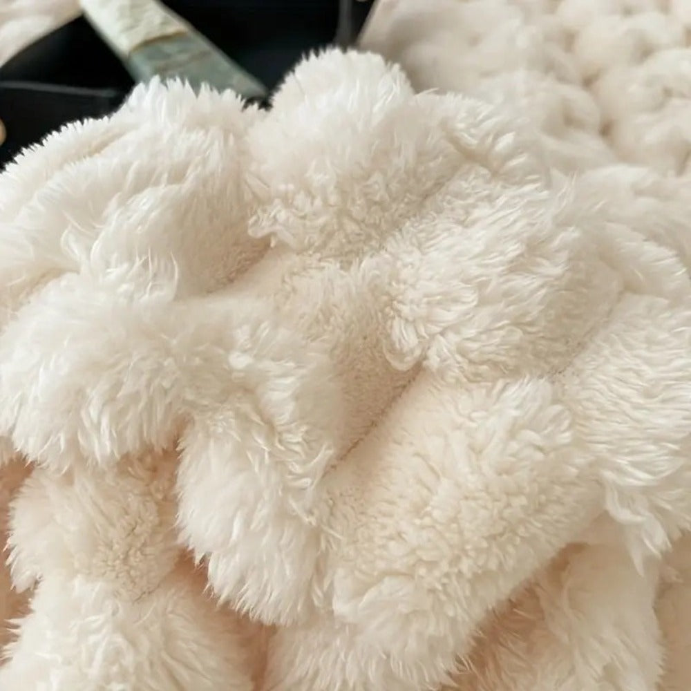 Soft Sherpa Fleece Blanket – Cozy, Lightweight, Year-Round Throw