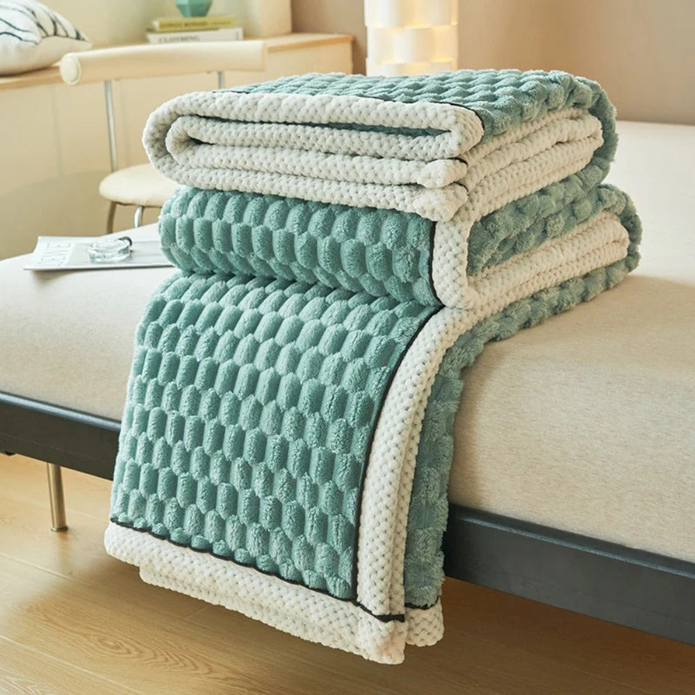 Soft Sherpa Fleece Blanket – Cozy, Lightweight, Year-Round Throw