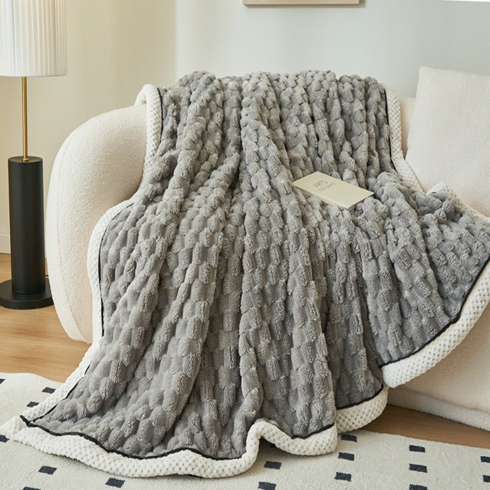 Soft Sherpa Fleece Blanket – Cozy, Lightweight, Year-Round Throw