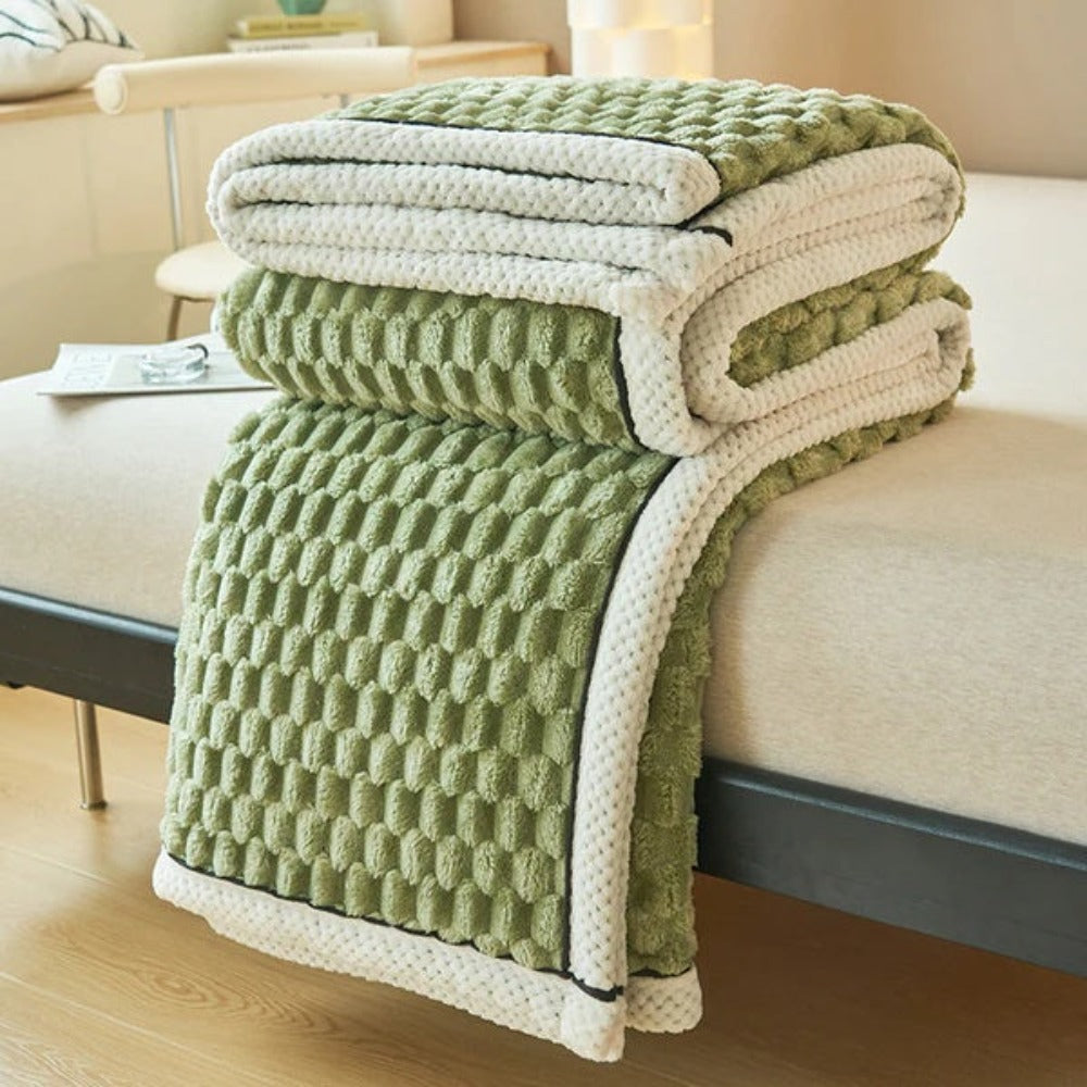 Soft Sherpa Fleece Blanket – Cozy, Lightweight, Year-Round Throw