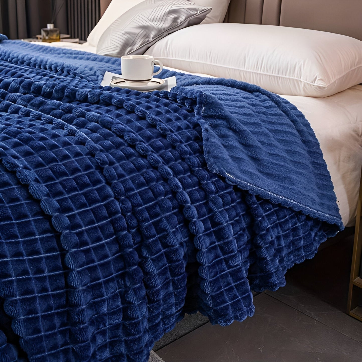 Ultra-fluffy coral fleece blanket