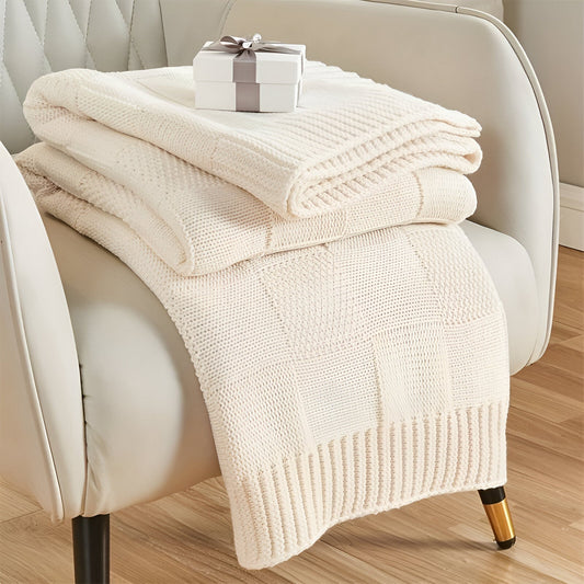 Soft knitted blanket for bed
