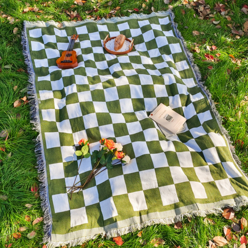 Large Checkered Picnic Blanket – Soft Microfiber Outdoor Throw