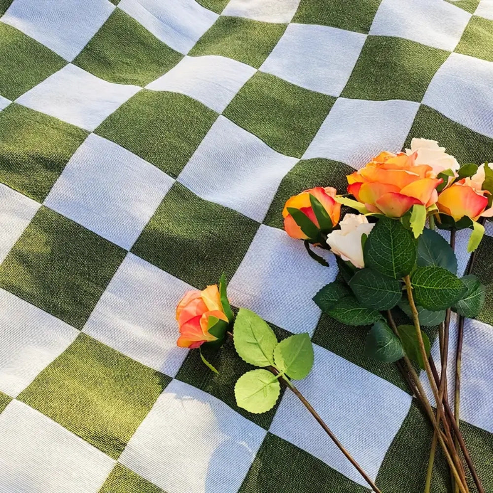Large Checkered Picnic Blanket – Soft Microfiber Outdoor Throw