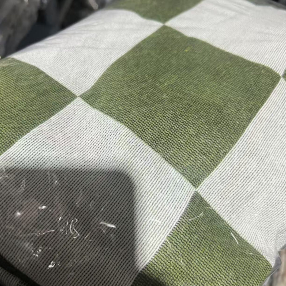Large Checkered Picnic Blanket – Soft Microfiber Outdoor Throw