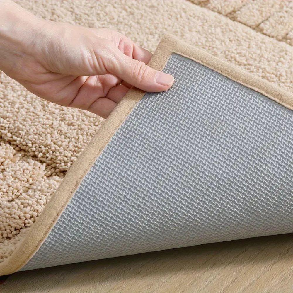 Minimalist Stripe Bath Mat – Soft, Non-Slip & Quick-Dry Rug