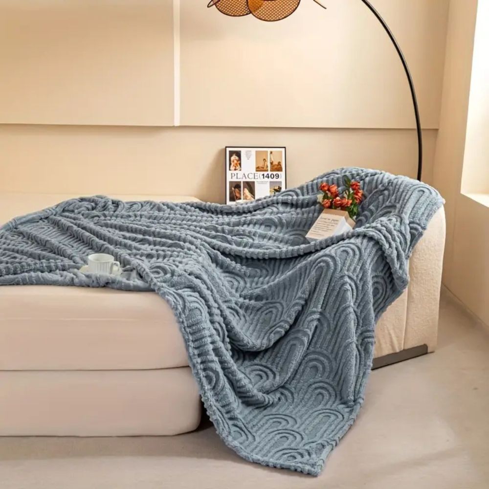 Ultra-Plush Microfiber Blanket with Raised Arch Pattern – Lightweight Cozy Throw for Home and Travel 2