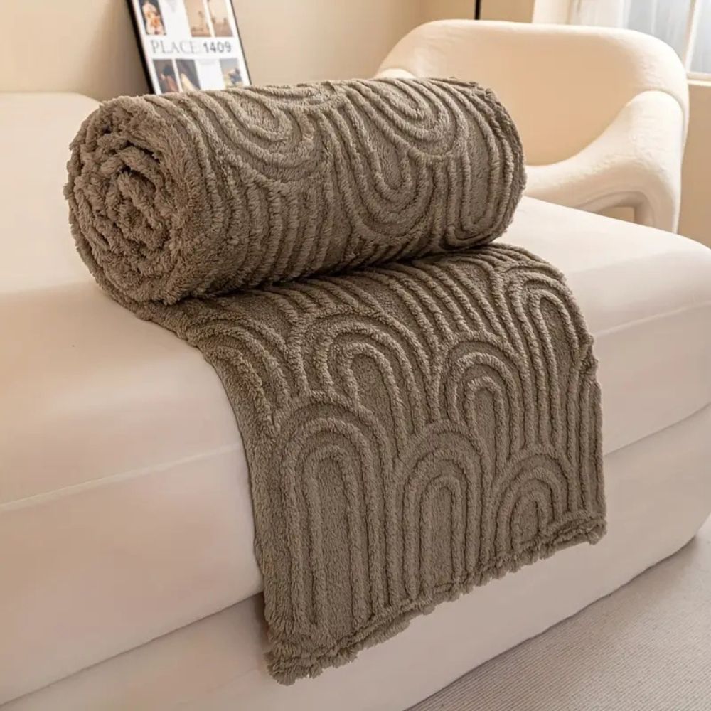 Ultra-Plush Microfiber Blanket with Raised Arch Pattern – Lightweight Cozy Throw for Home and Travel 1