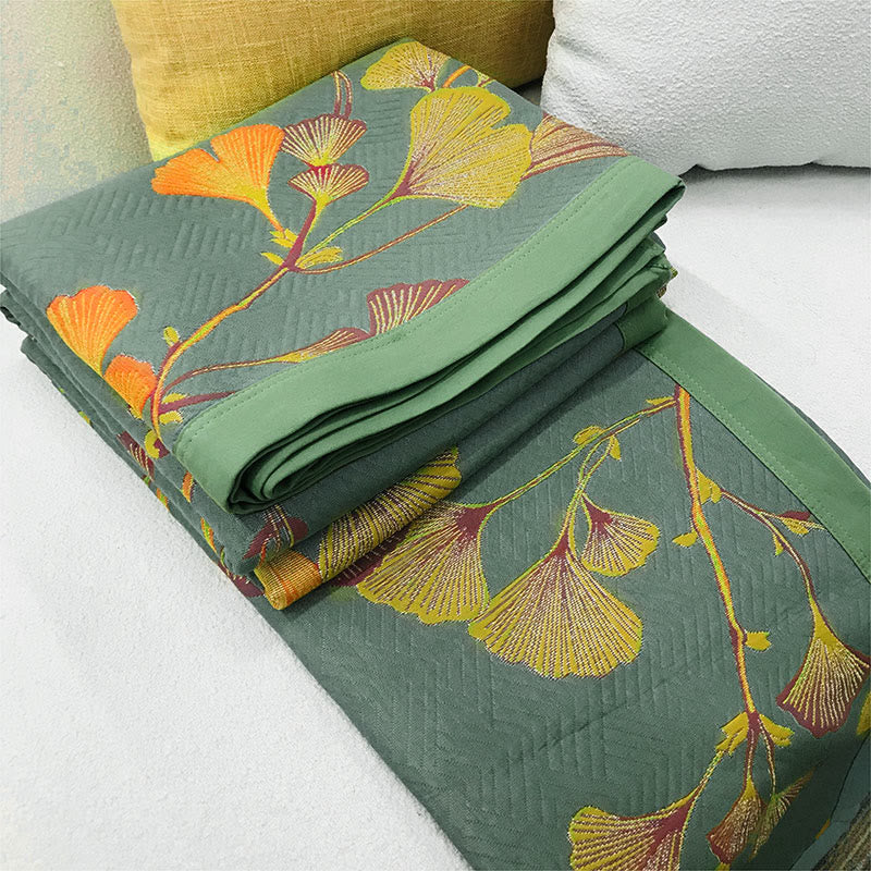 Reversible jacquard cotton quilt