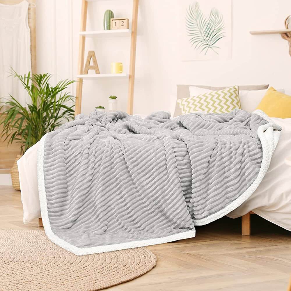 Super Soft Plush Blanket for Sofa, Couch & Bed