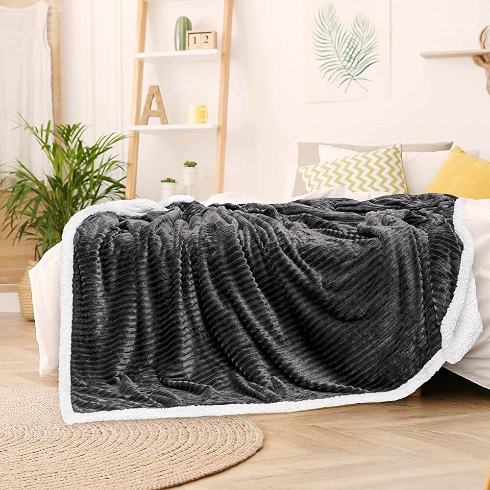 Super Soft Plush Blanket for Sofa, Couch & Bed