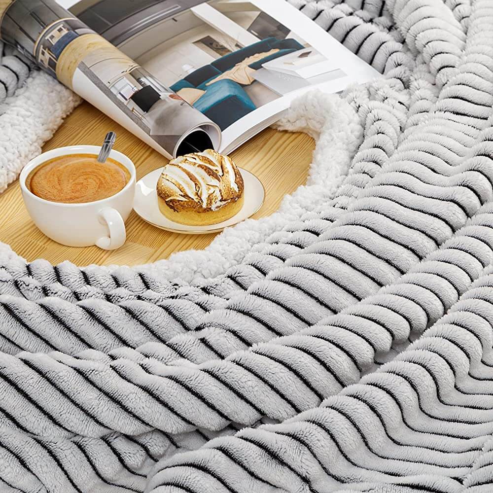 Super Soft Plush Blanket for Sofa, Couch & Bed