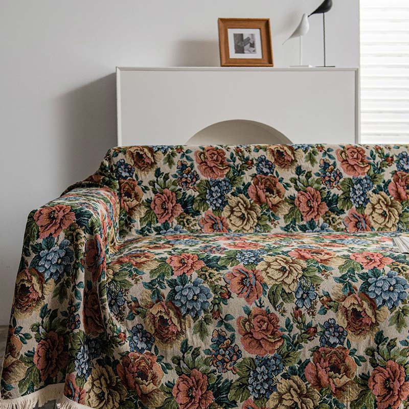 Country Rose Print with Fringes – Sofa Protector for Stylish Living Spaces