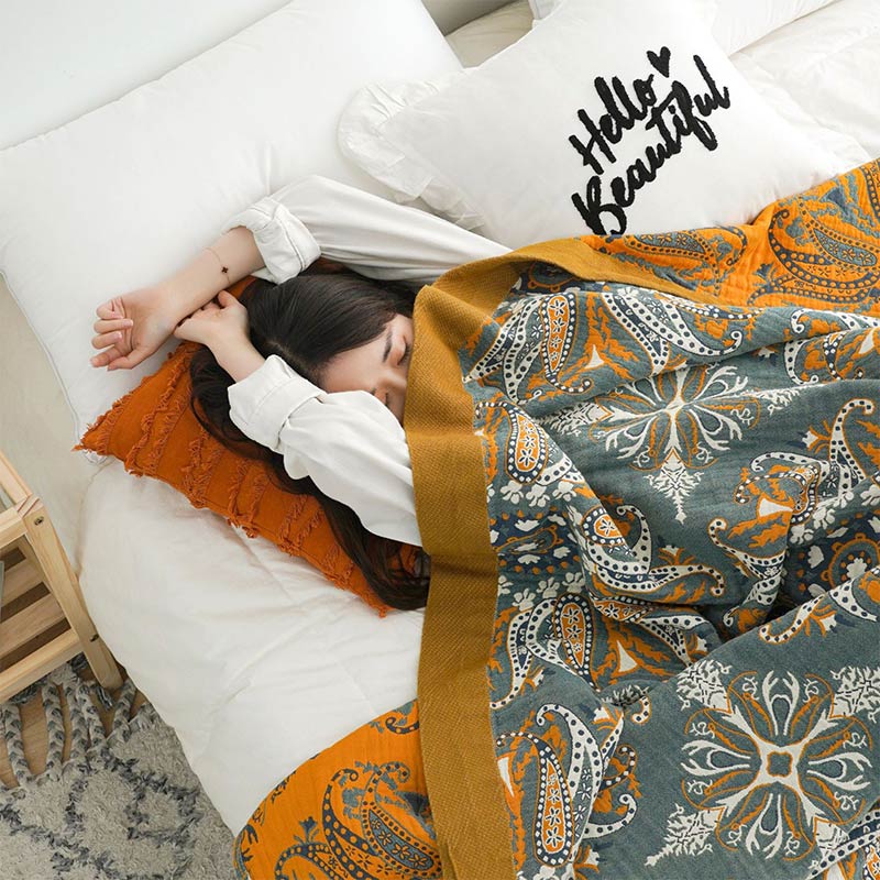 Double-Sided Floral Cotton Quilt – Organic Fabric in Dark Cyan, Soft and Breathable for Year-Round Comfort 4