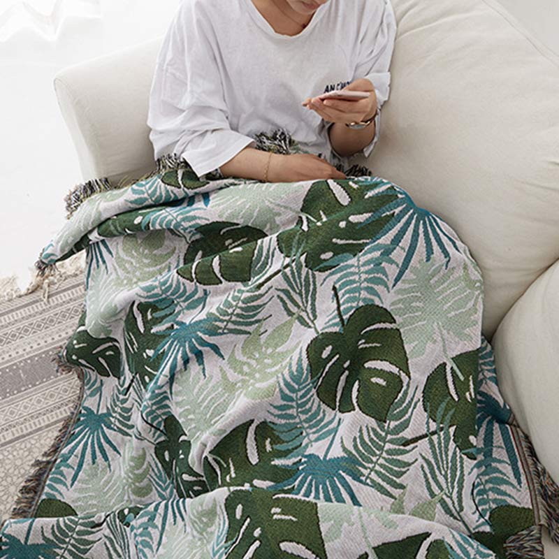 Fringed sofa throw – high-quality sofa covers for an elegant look
