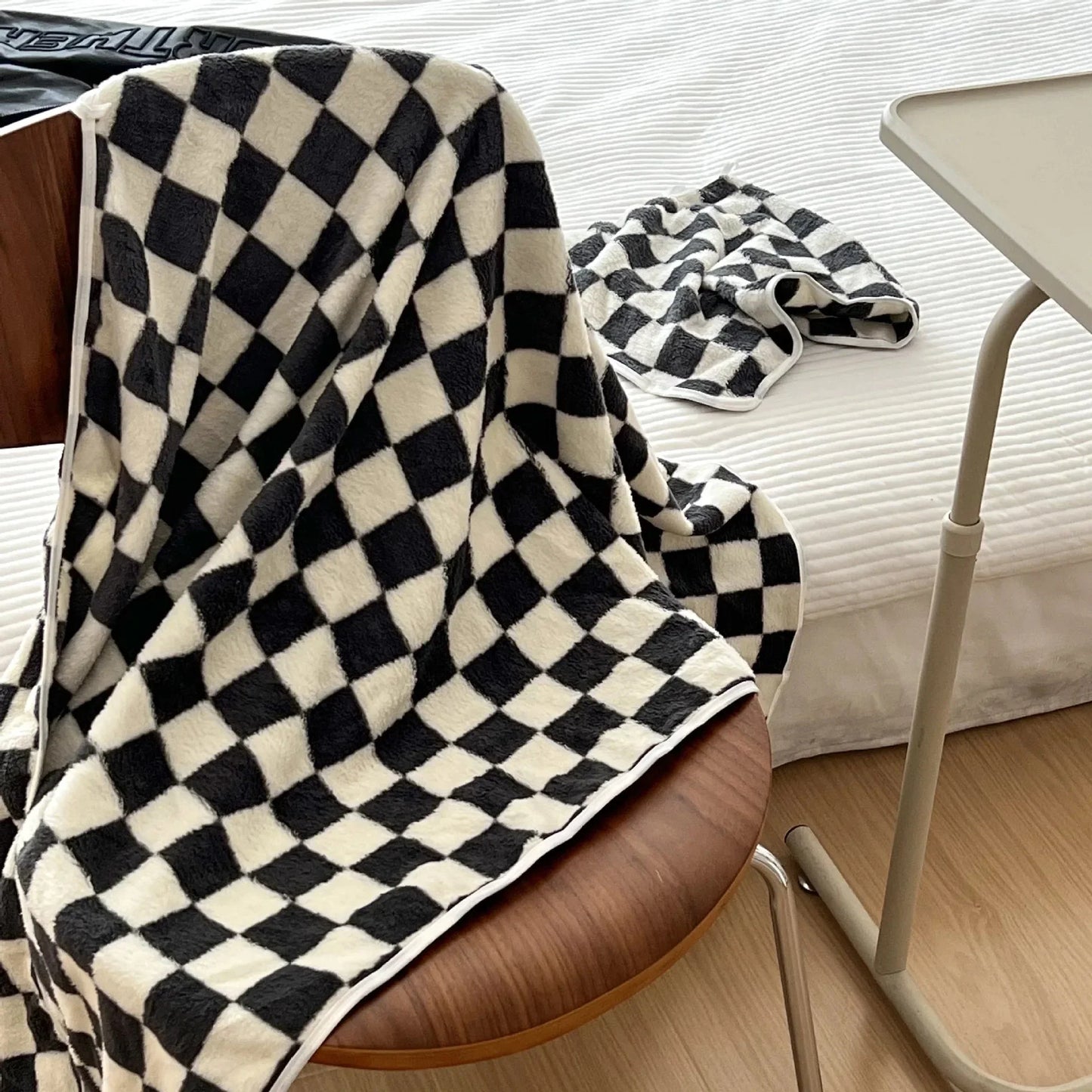 Large Black and White Checkered Bath Towels