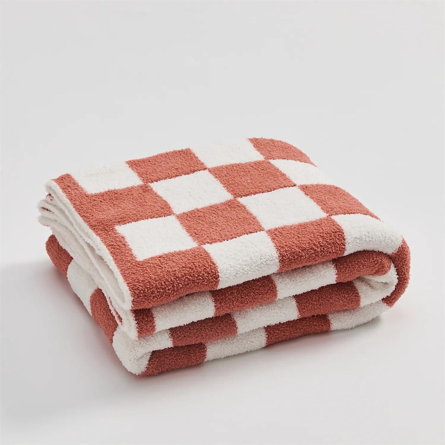 Stylish Plaid Blanket with Checkered Pattern