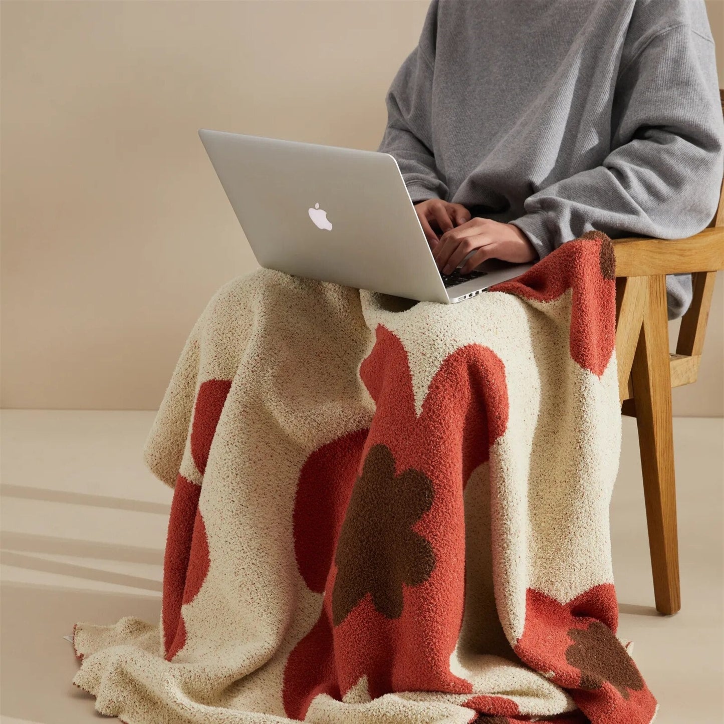 Super Soft Floral Pattern Throw Blanket