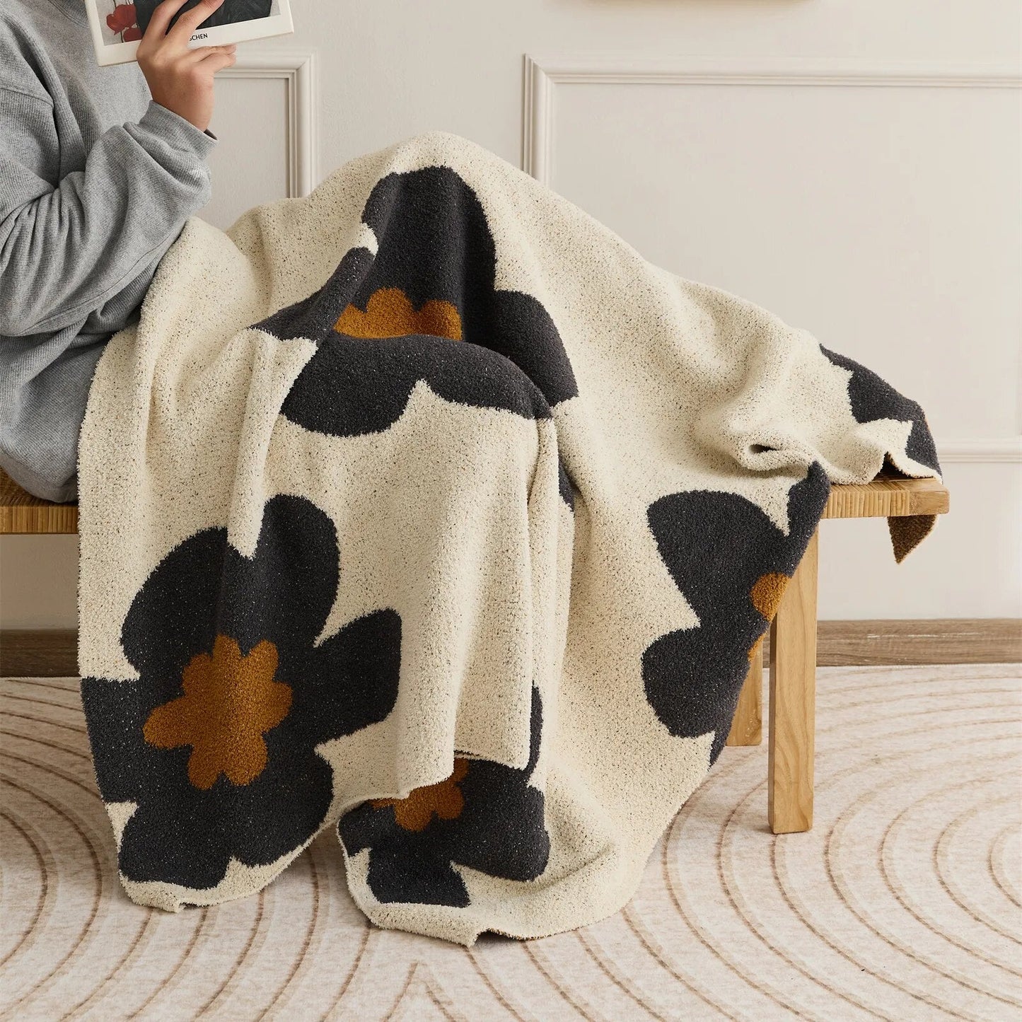 Super Soft Floral Pattern Throw Blanket